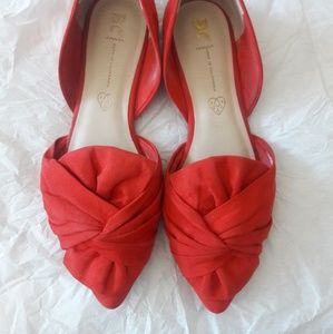 BCBG open side flats